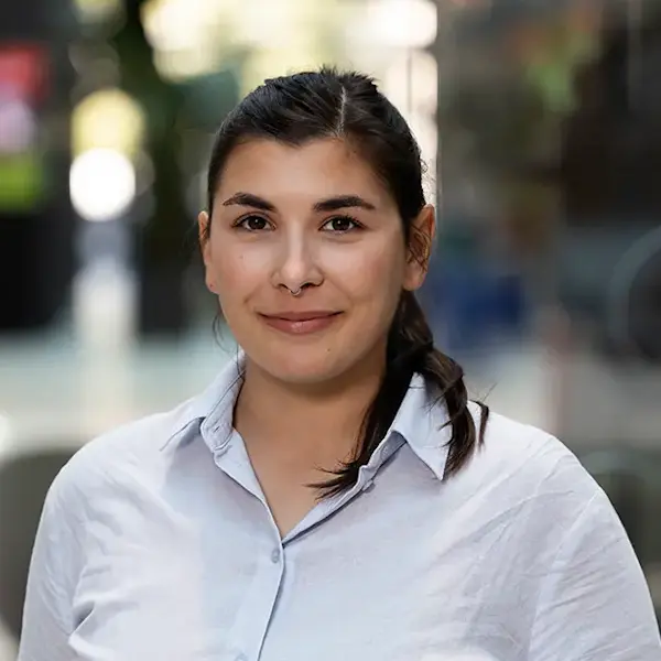 Porträt von Sanja Grujic, CANCOM Austria, die in einer Case Study ihre positiven Erfahrungen mit dem LYYNX MLP-Training teilt.